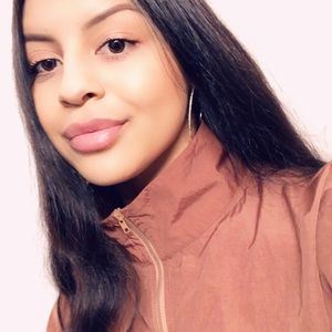 Meet your Posher, Jezelle